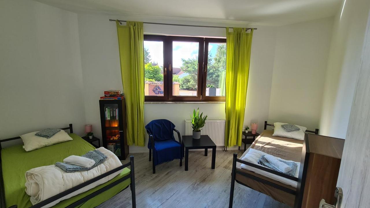 Urocze Apartamenty Na Wsi Goledzinow Kültér fotó