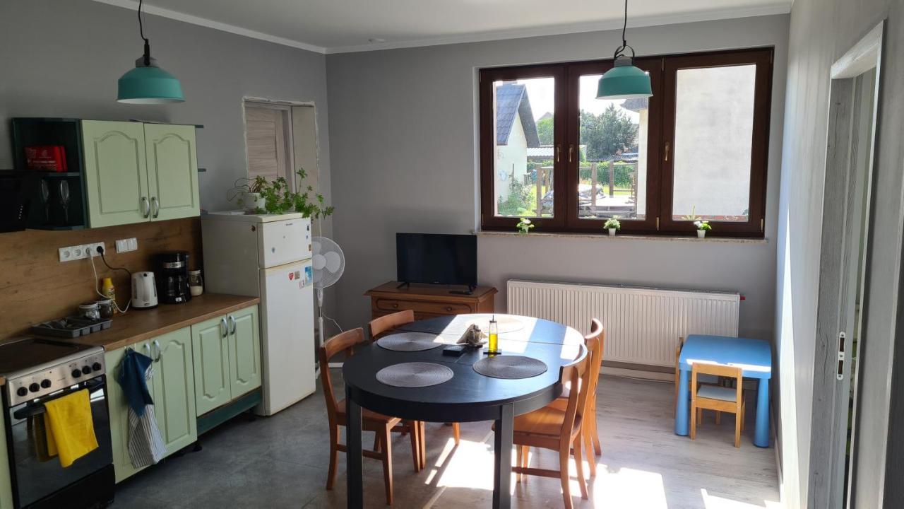 Urocze Apartamenty Na Wsi Goledzinow Kültér fotó