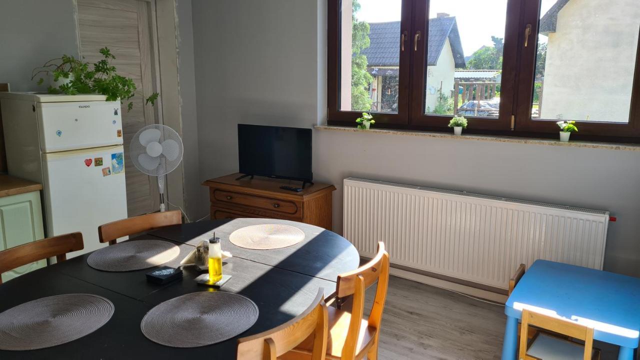 Urocze Apartamenty Na Wsi Goledzinow Kültér fotó