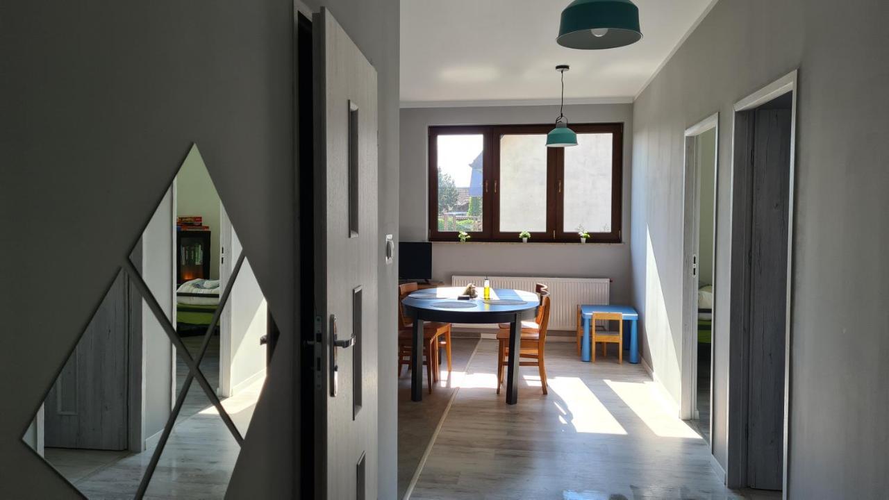 Urocze Apartamenty Na Wsi Goledzinow Kültér fotó
