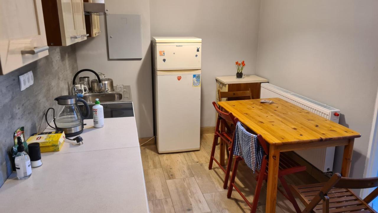 Urocze Apartamenty Na Wsi Goledzinow Kültér fotó