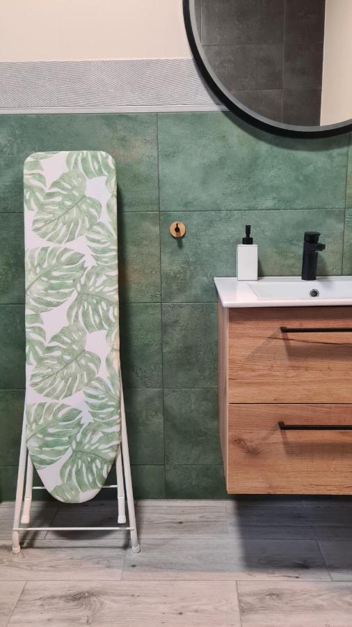 Urocze Apartamenty Na Wsi Goledzinow Kültér fotó