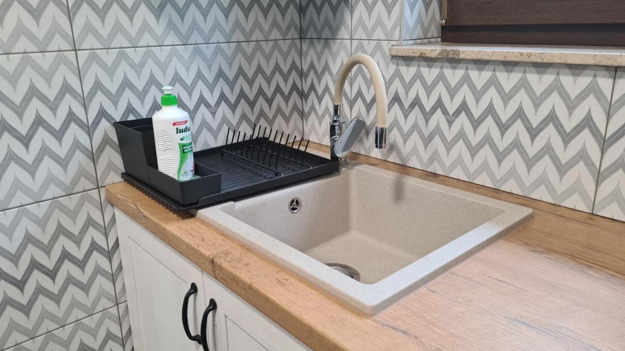 Urocze Apartamenty Na Wsi Goledzinow Kültér fotó