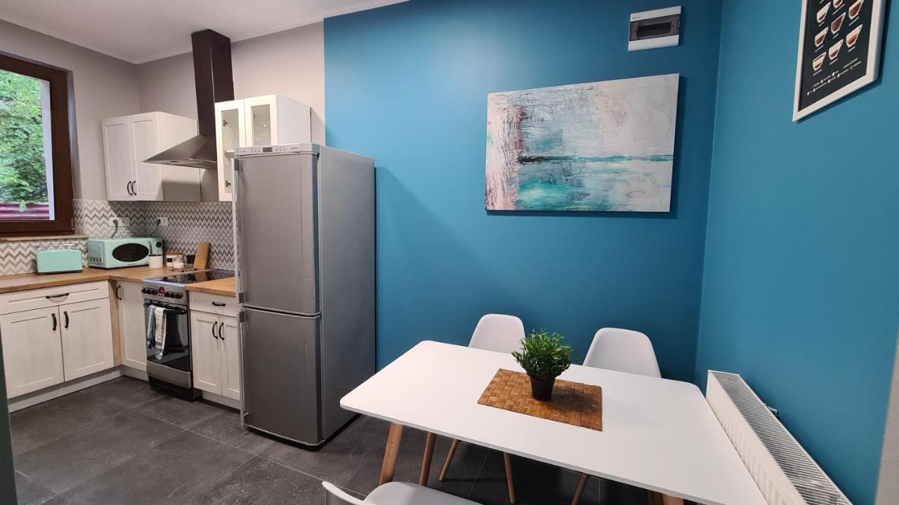 Urocze Apartamenty Na Wsi Goledzinow Kültér fotó